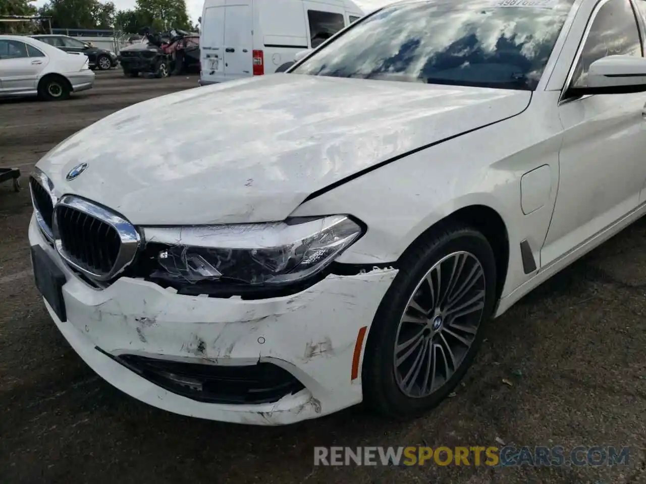 9 Photograph of a damaged car WBAJA9C09LCE19047 BMW 5 SERIES 2020