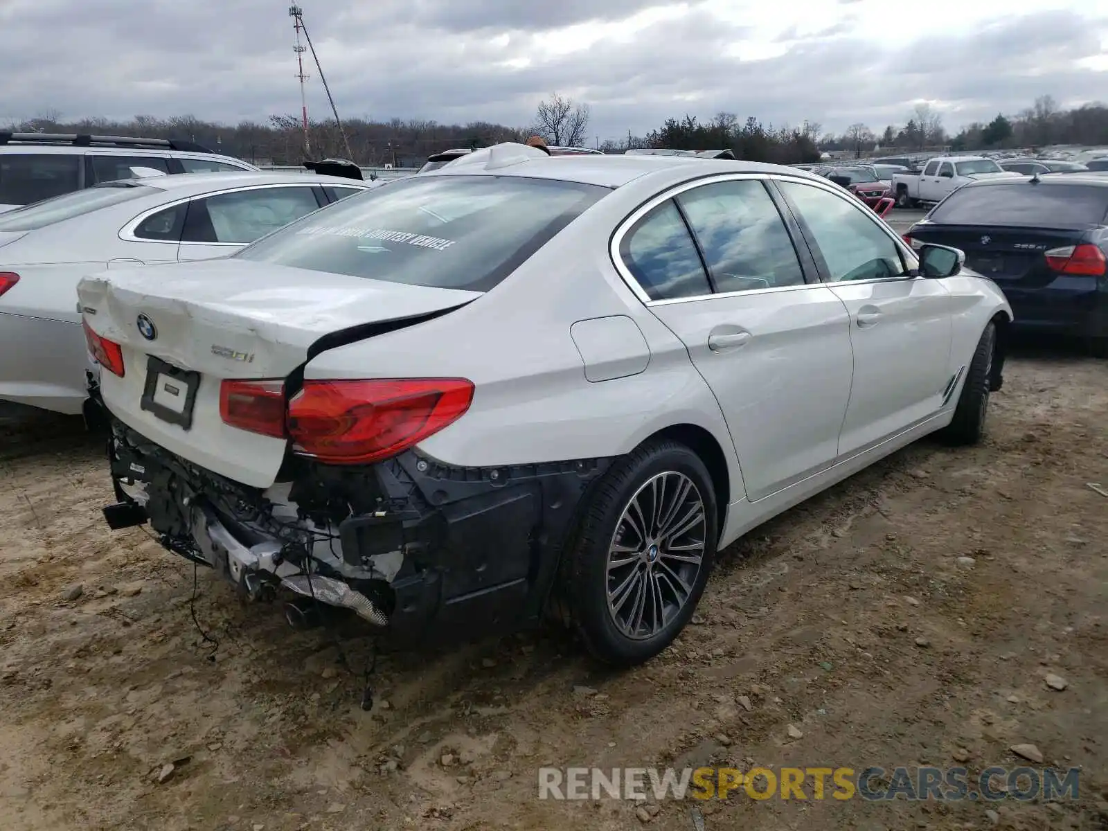 4 Photograph of a damaged car WBAJR7C01LWW68418 BMW 5 SERIES 2020