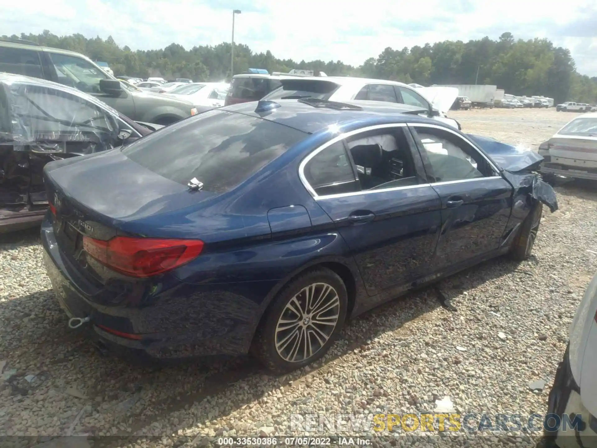 4 Photograph of a damaged car WBAJR7C02LCE19095 BMW 5 SERIES 2020