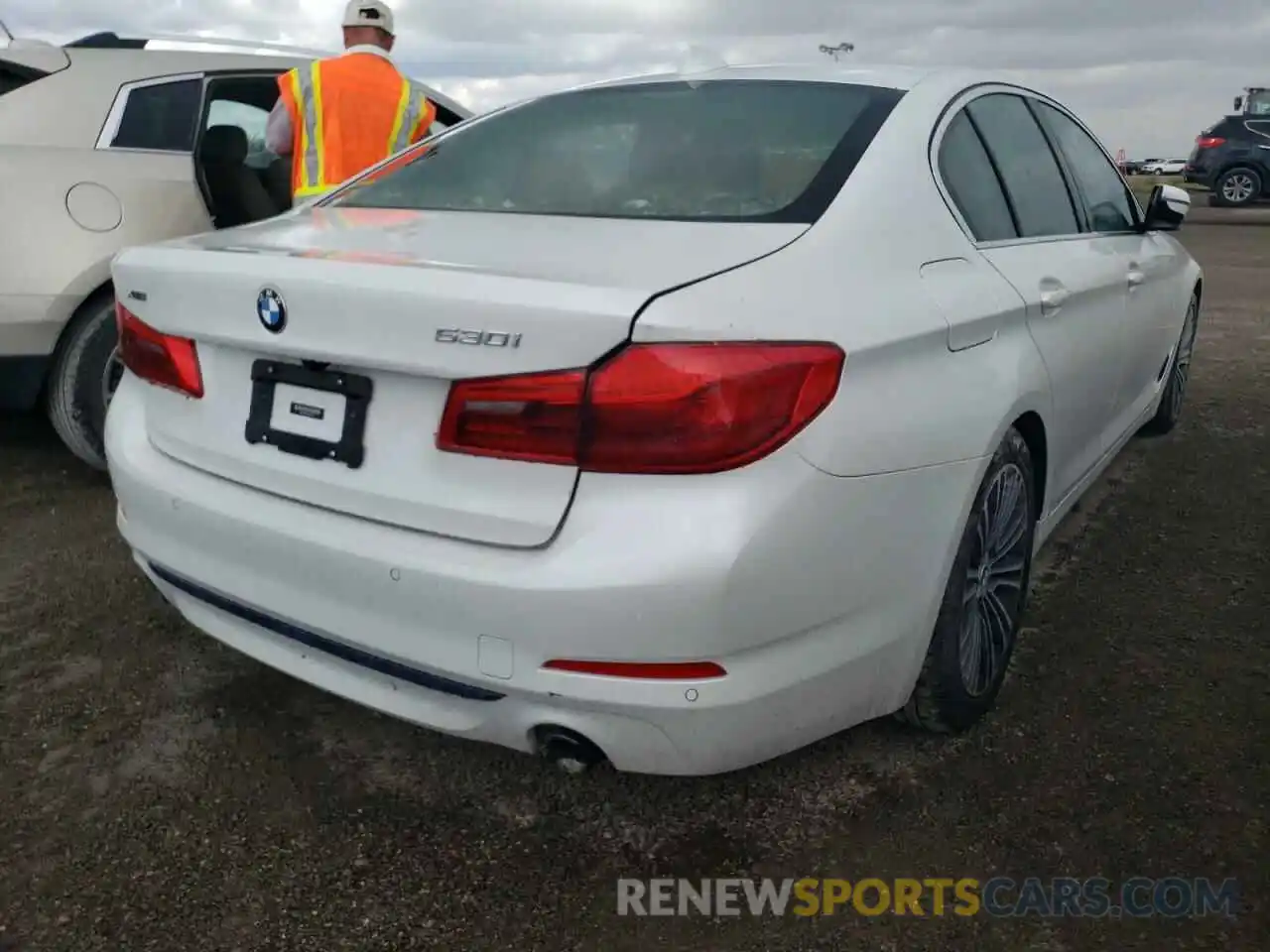 4 Photograph of a damaged car WBAJR7C04LCE55015 BMW 5 SERIES 2020