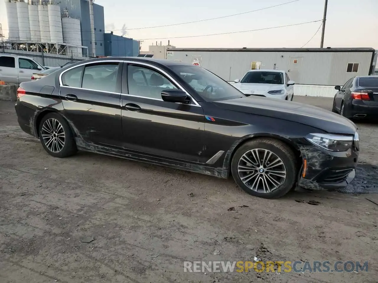 4 Photograph of a damaged car WBAJR7C04LWW60085 BMW 5 SERIES 2020