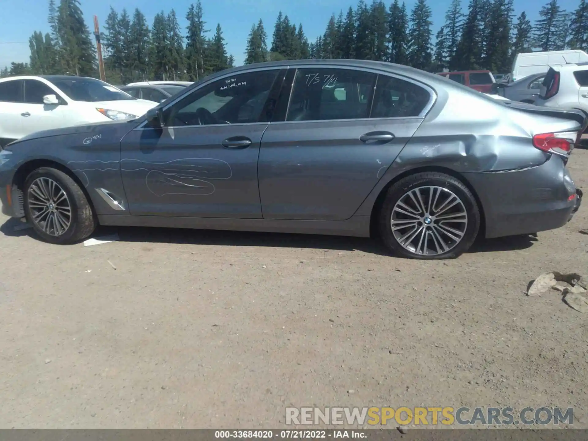 6 Photograph of a damaged car WBAJR7C05LWW64646 BMW 5 SERIES 2020