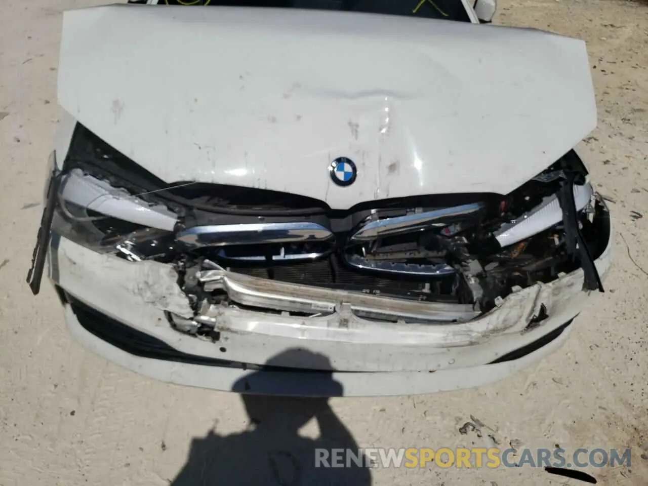 9 Photograph of a damaged car WBAJR7C0XLWW64660 BMW 5 SERIES 2020