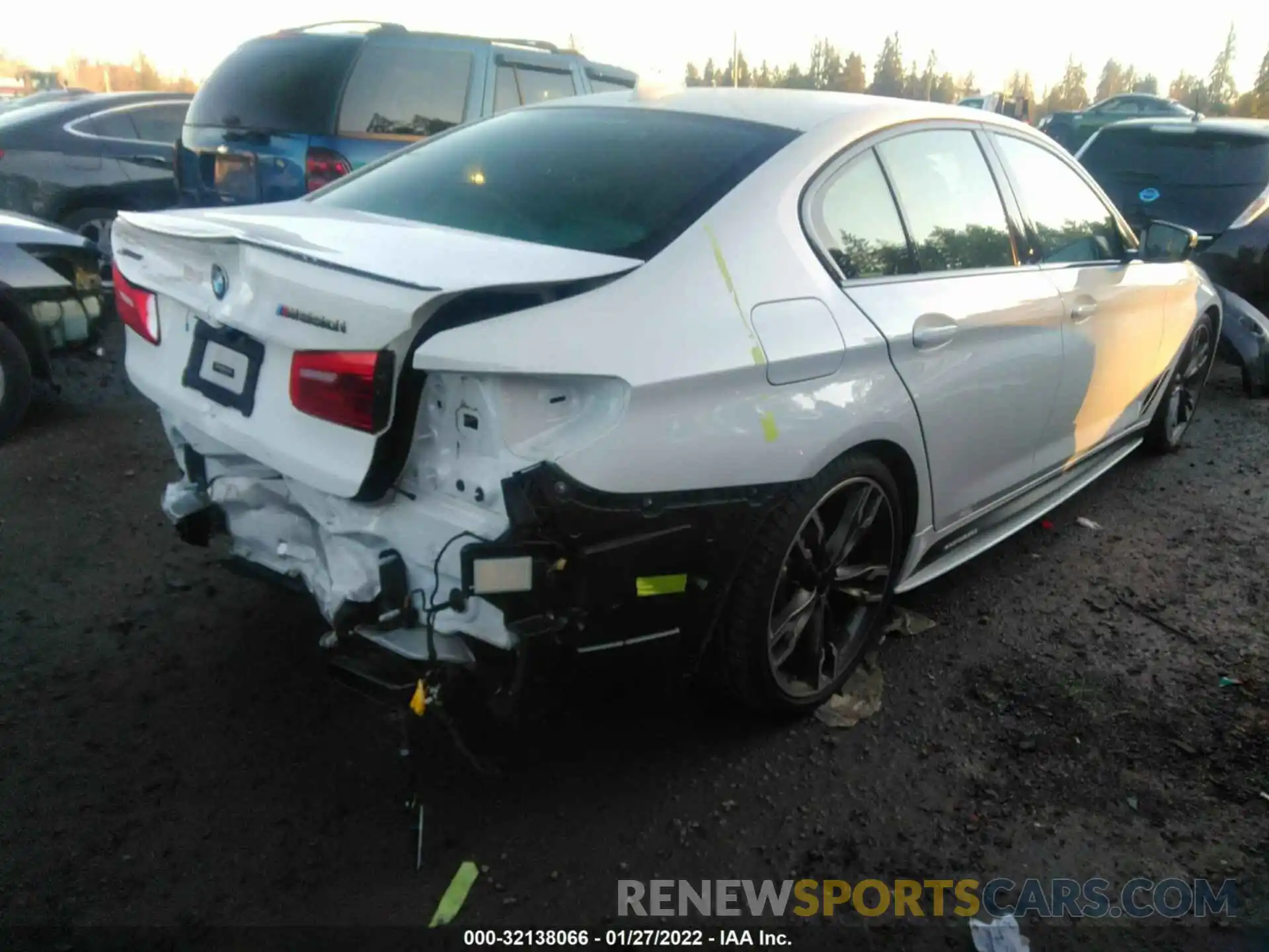 4 Photograph of a damaged car WBAJS7C07LCE37516 BMW 5 SERIES 2020