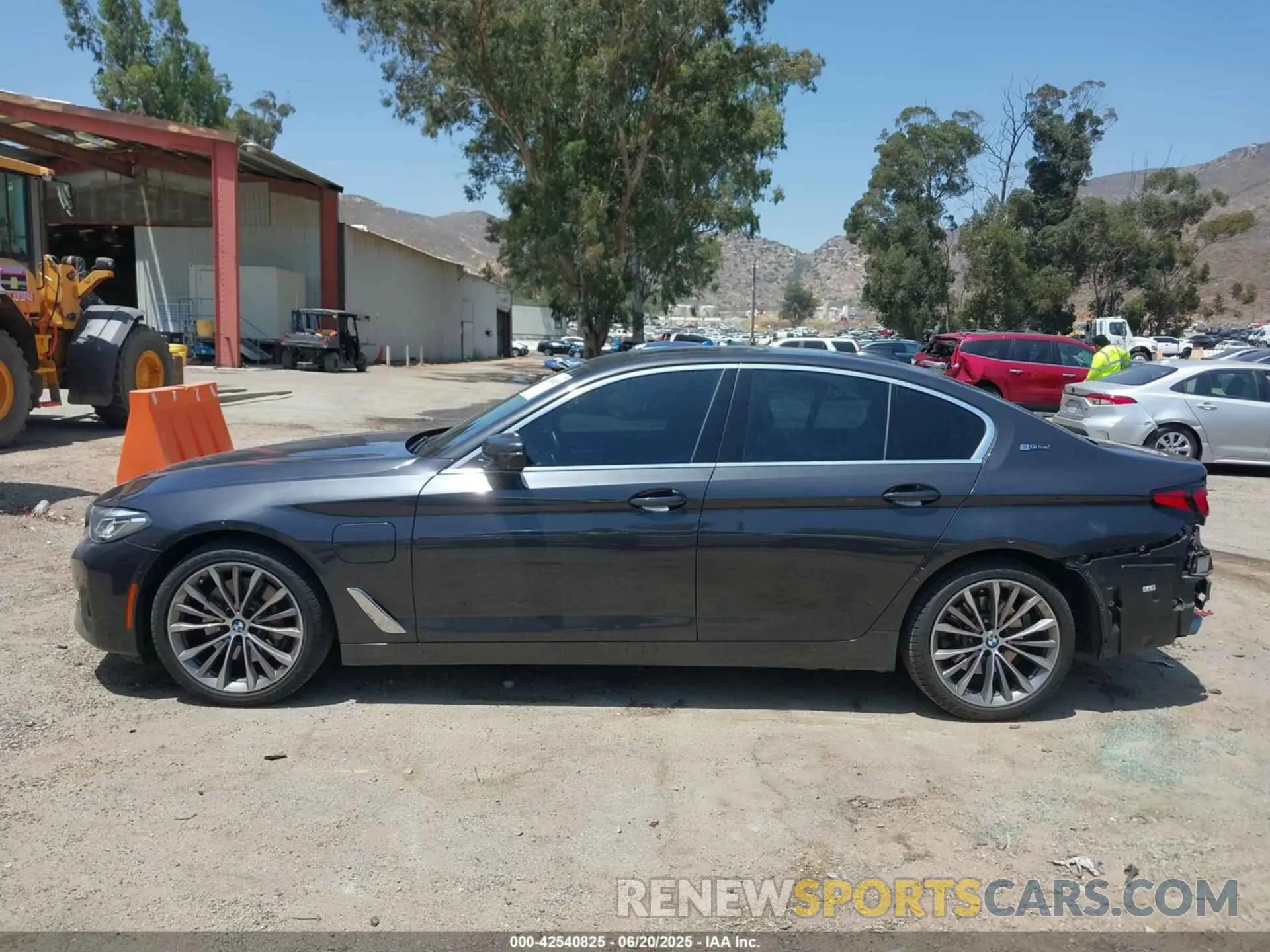 15 Photograph of a damaged car WBA13AG03MCF17157 BMW 5 SERIES 2021