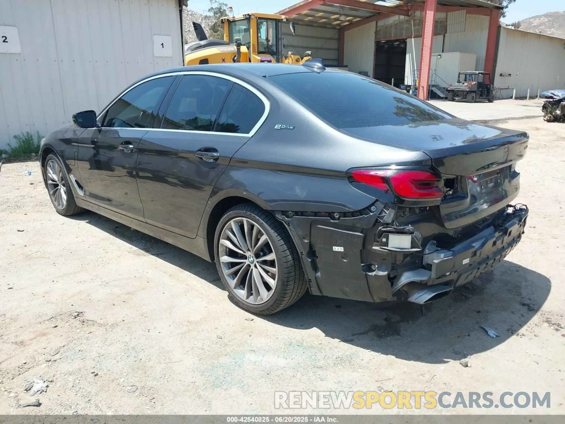 3 Photograph of a damaged car WBA13AG03MCF17157 BMW 5 SERIES 2021