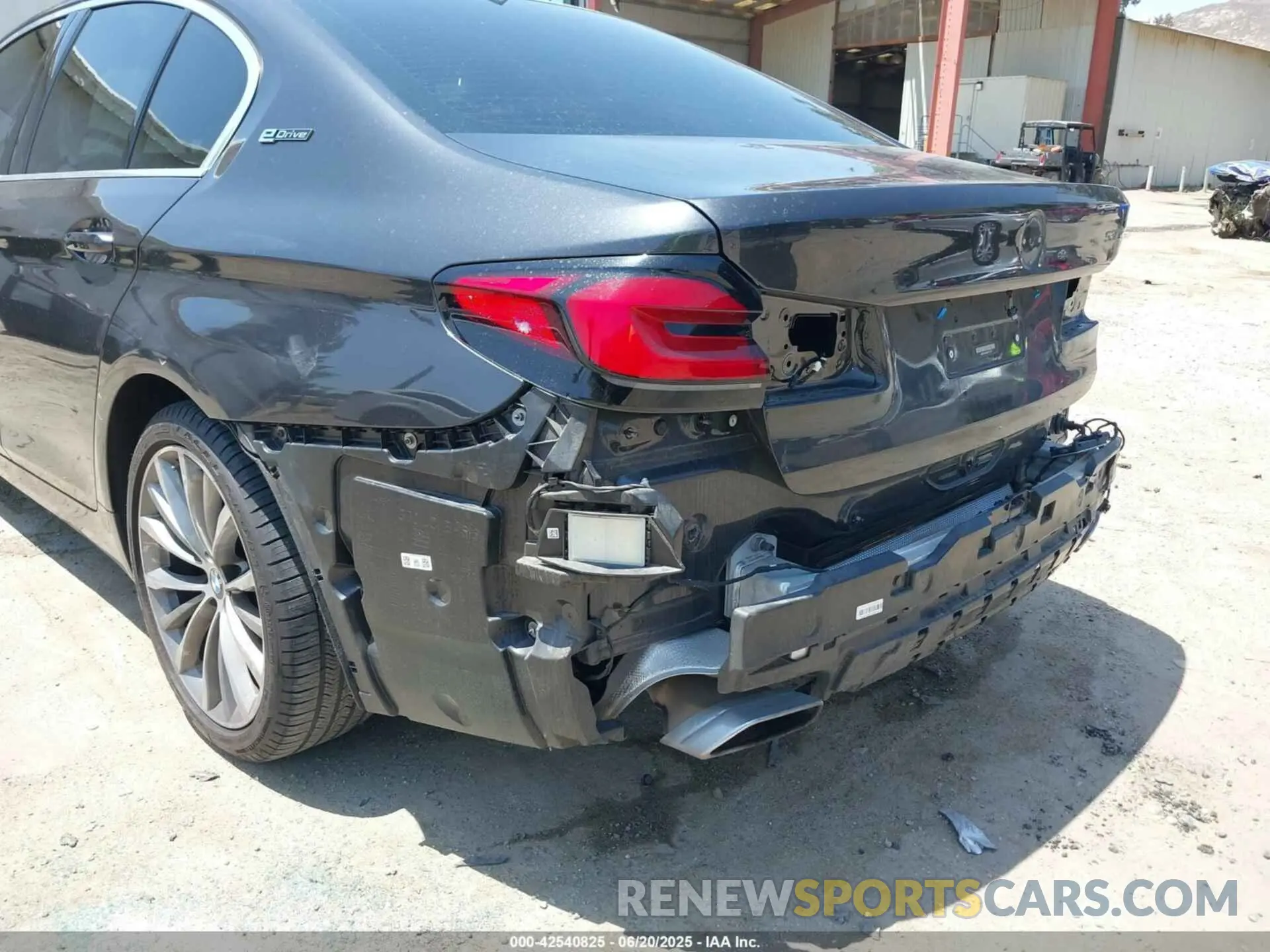 6 Photograph of a damaged car WBA13AG03MCF17157 BMW 5 SERIES 2021