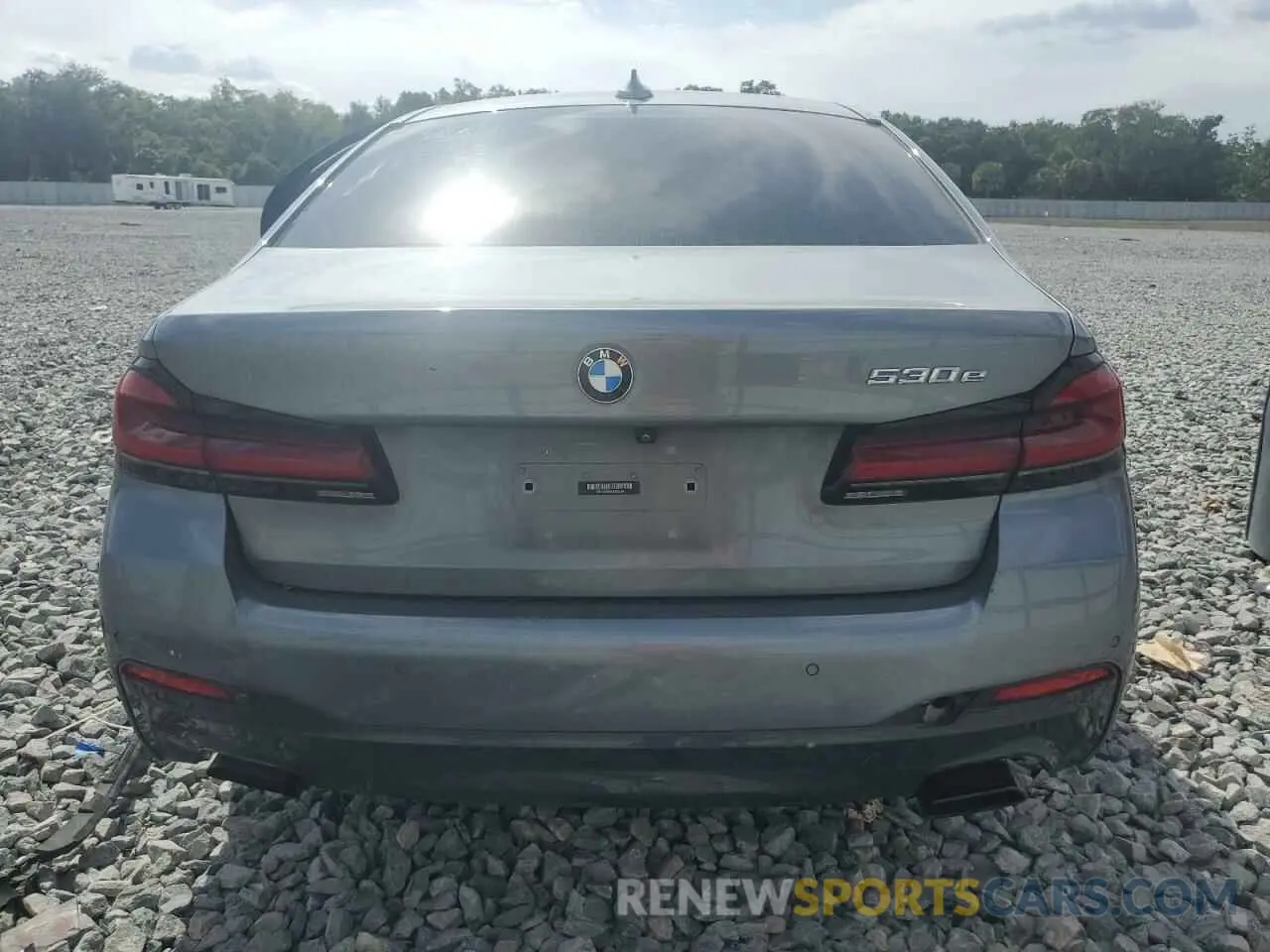 6 Photograph of a damaged car WBA13AG05MCF22098 BMW 5 SERIES 2021