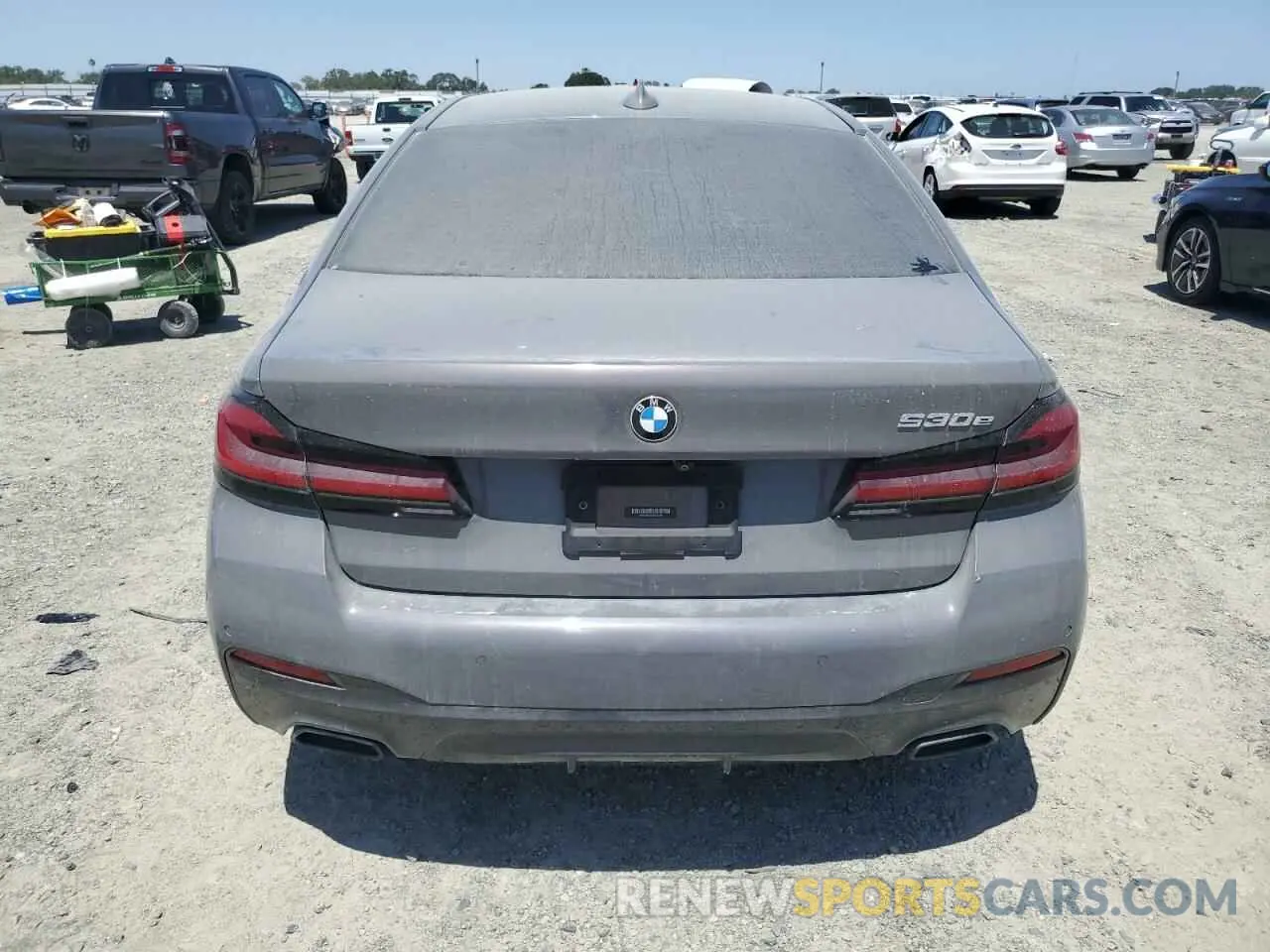 6 Photograph of a damaged car WBA13AG05MCF71415 BMW 5 SERIES 2021