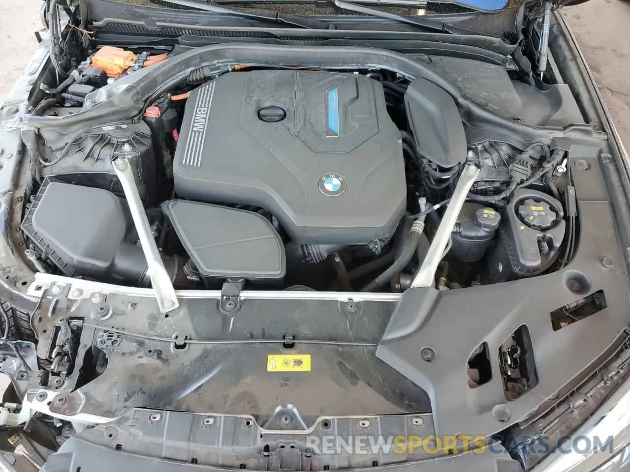 11 Photograph of a damaged car WBA13AG08MCG88745 BMW 5 SERIES 2021