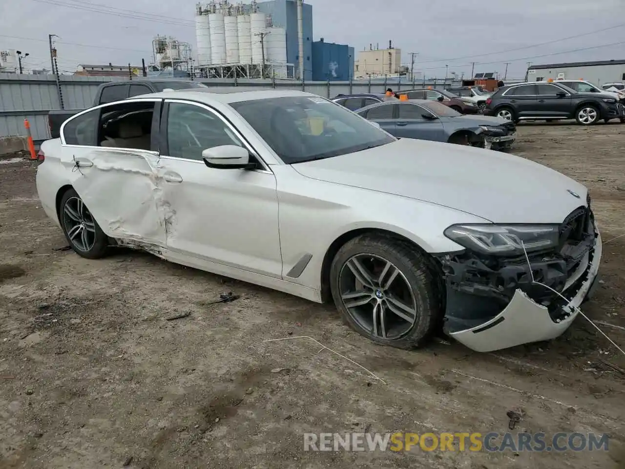 4 Photograph of a damaged car WBA13BJ00MWX25684 BMW 5 SERIES 2021