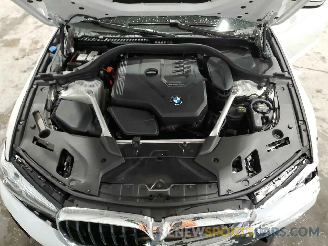 11 Photograph of a damaged car WBA13BJ02MWX13505 BMW 5 SERIES 2021