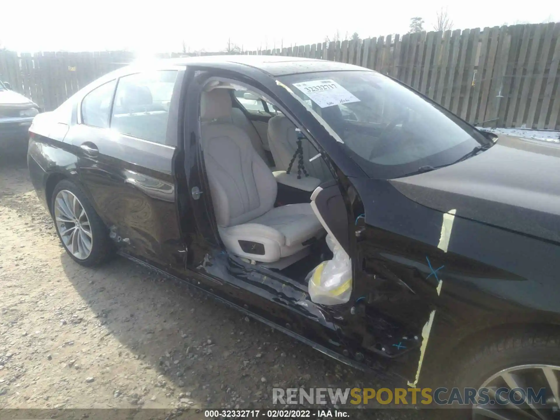 11 Photograph of a damaged car WBA13BJ03MWX13724 BMW 5 SERIES 2021