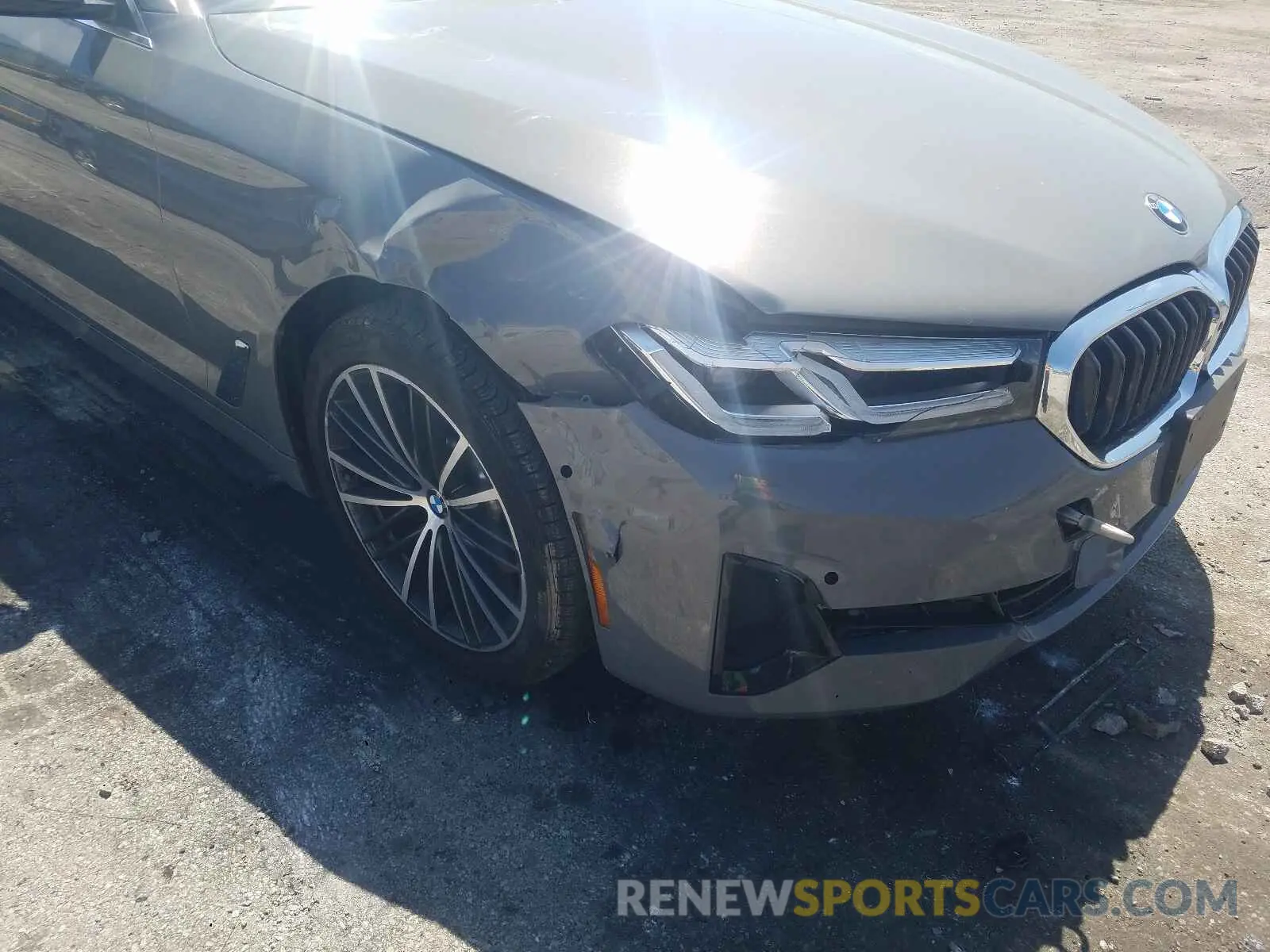 9 Photograph of a damaged car WBA13BJ07MCF53786 BMW 5 SERIES 2021