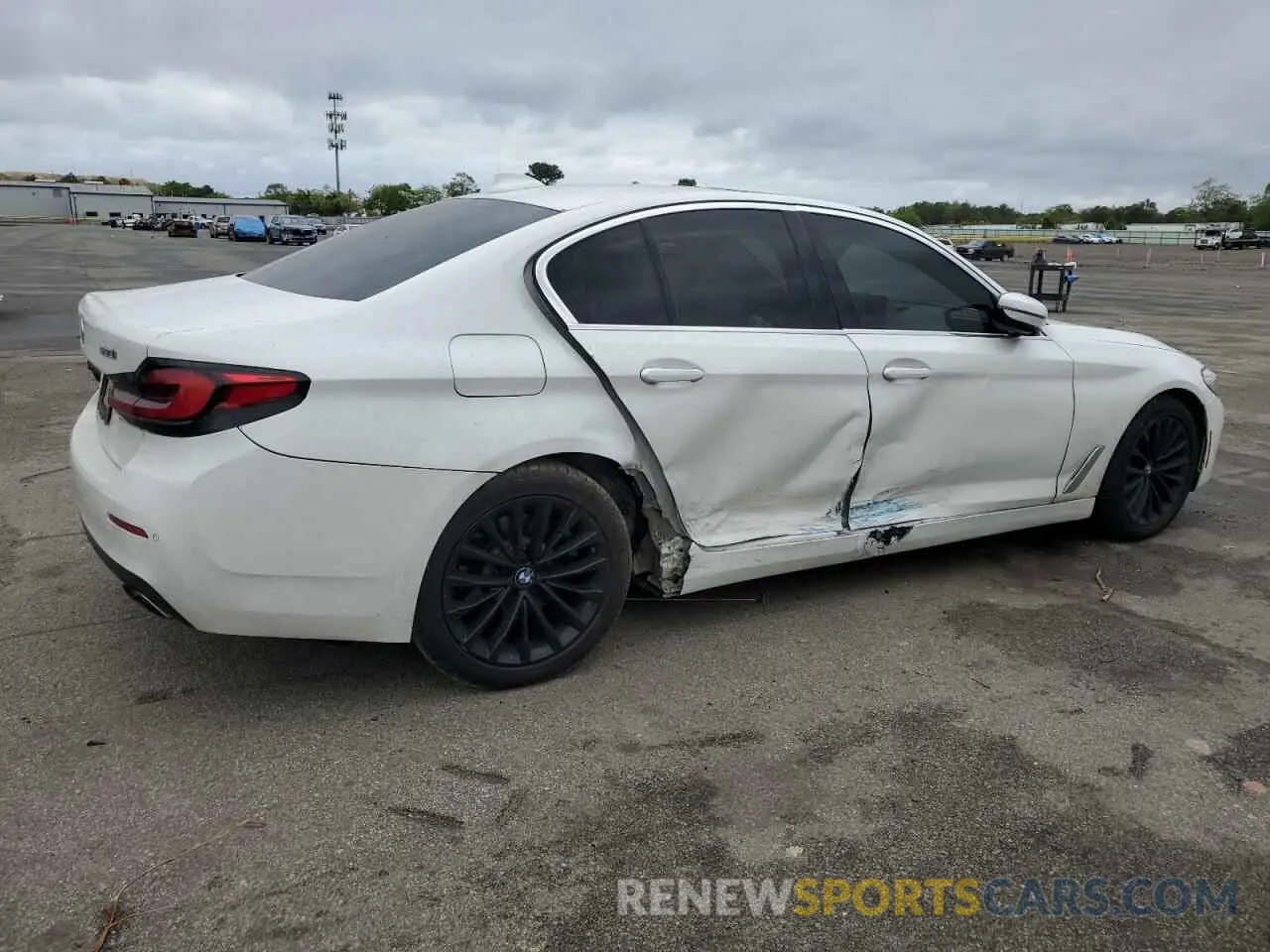 3 Photograph of a damaged car WBA13BJ07MCF93964 BMW 5 SERIES 2021