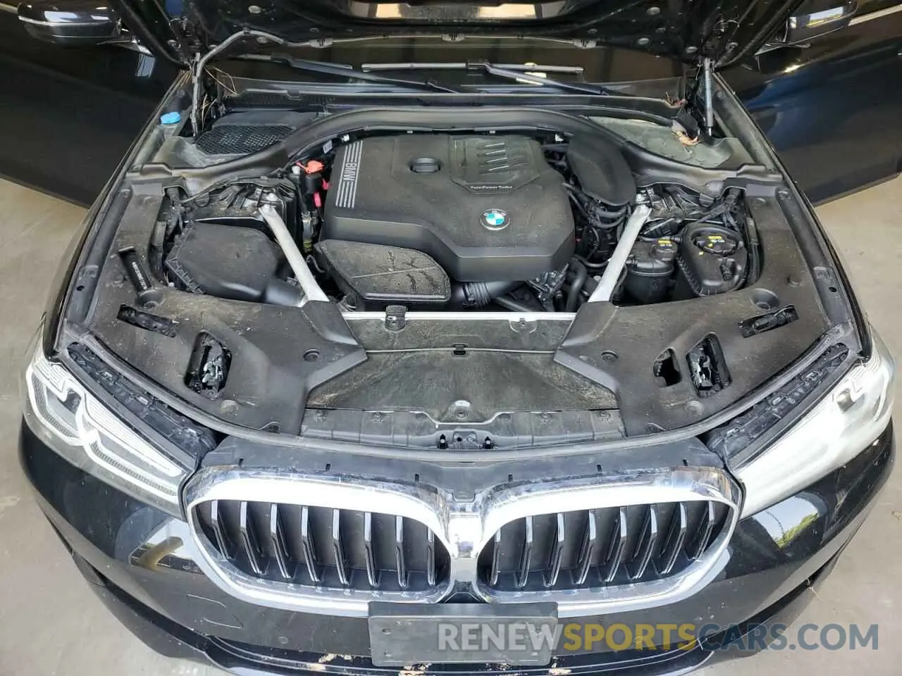 12 Photograph of a damaged car WBA13BJ08MCF13023 BMW 5 SERIES 2021