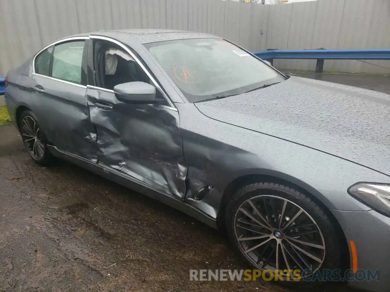 9 Photograph of a damaged car WBA13BJ0XMWW90815 BMW 5 SERIES 2021