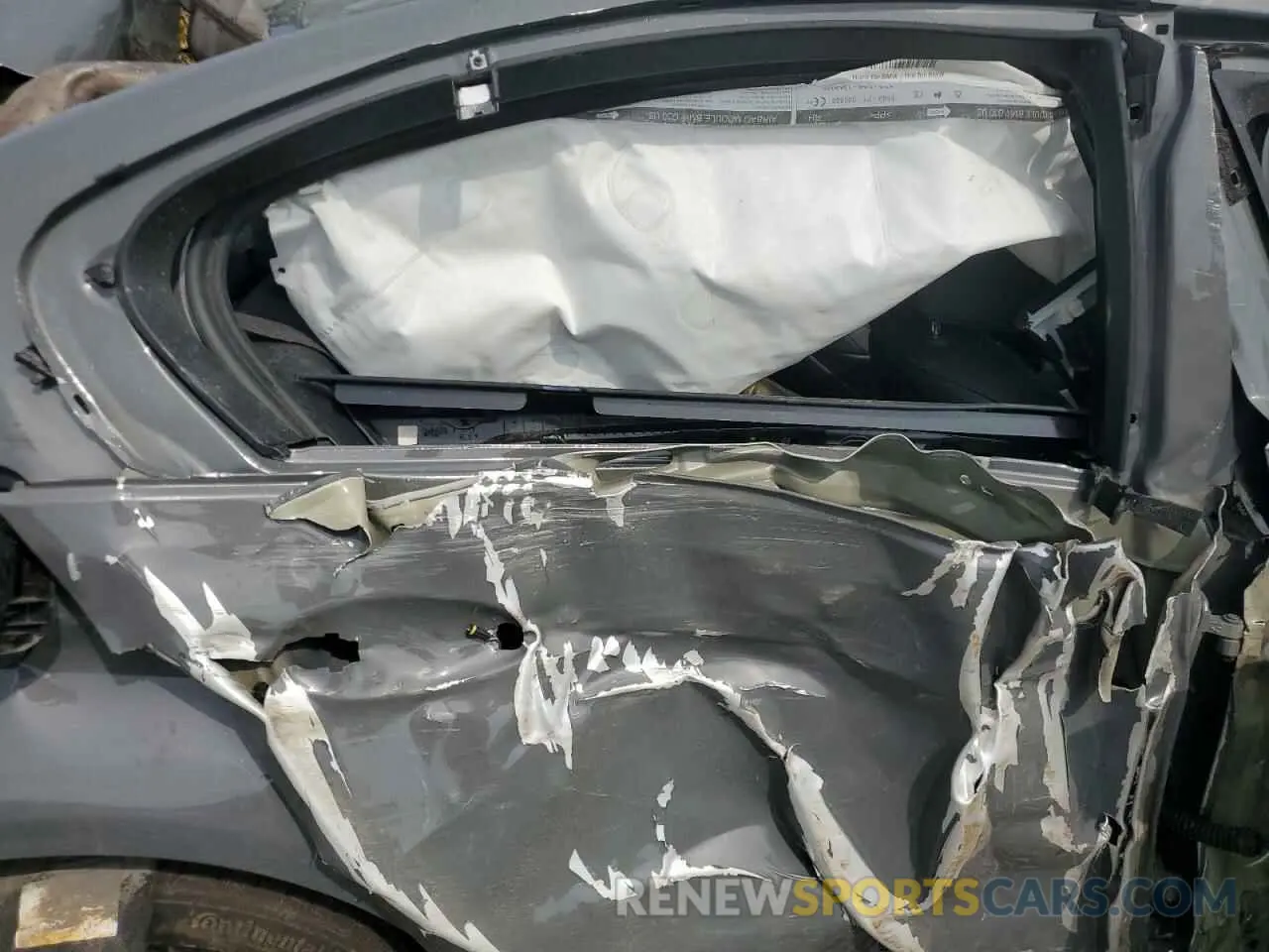 10 Photograph of a damaged car WBA13BJ0XMWW96999 BMW 5 SERIES 2021