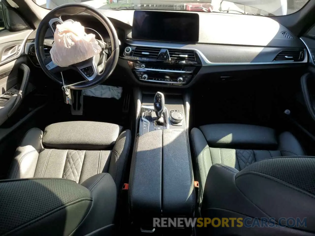 8 Photograph of a damaged car WBA33AG09MCF93586 BMW 5 SERIES 2021