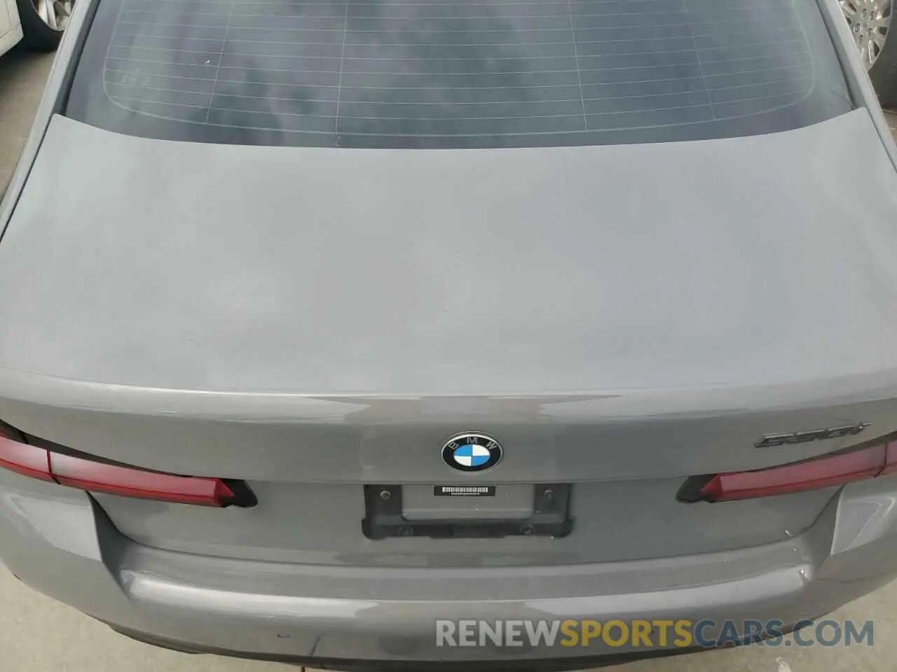 6 Photograph of a damaged car WBA53BH00MWX24316 BMW 5 SERIES 2021