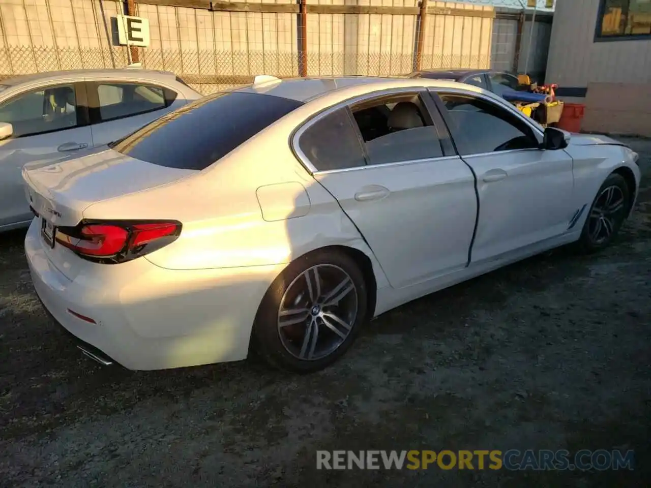 3 Photograph of a damaged car WBA53BH01MWX27354 BMW 5 SERIES 2021