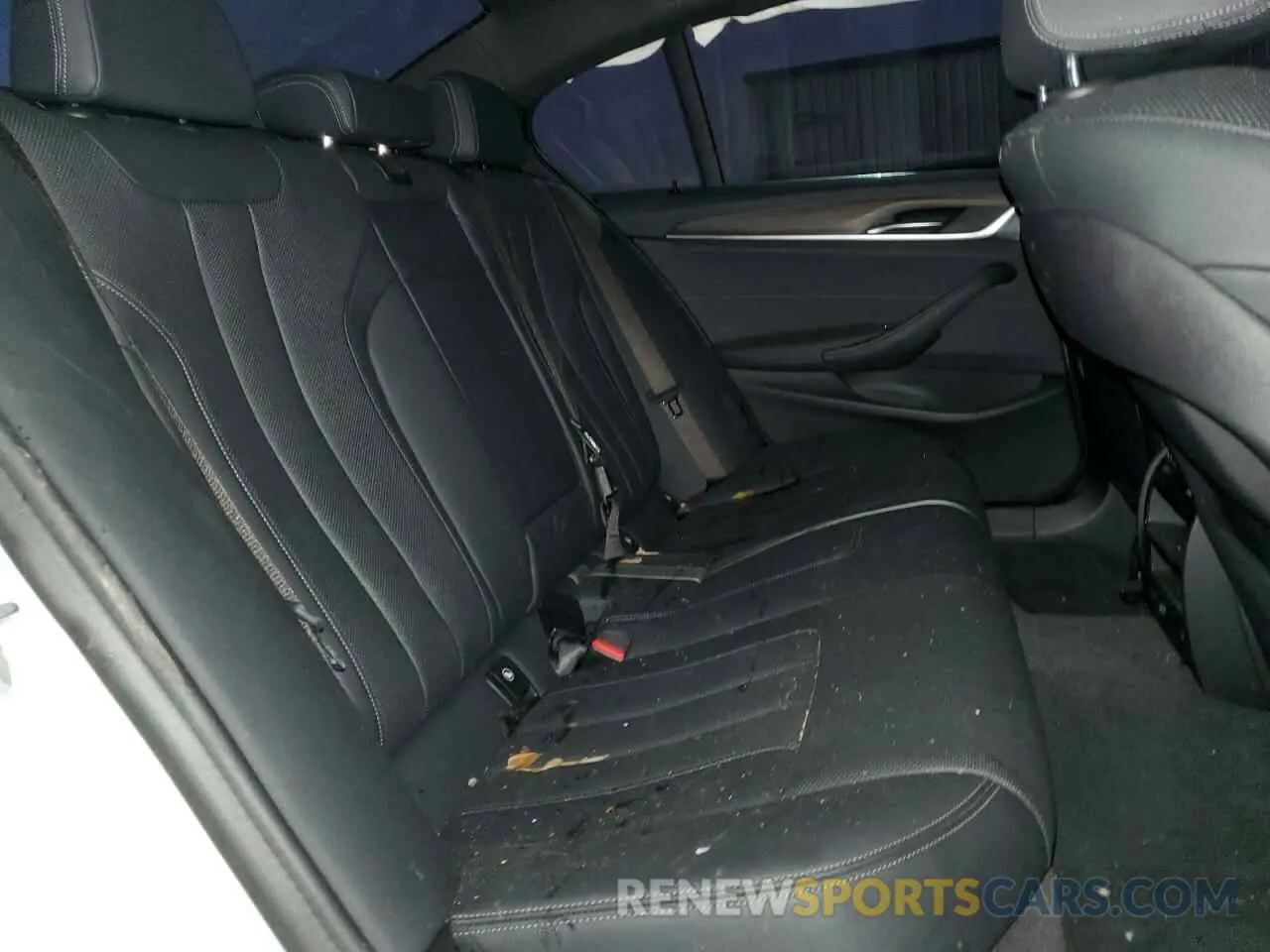 10 Photograph of a damaged car WBA53BH02MWX08702 BMW 5 SERIES 2021