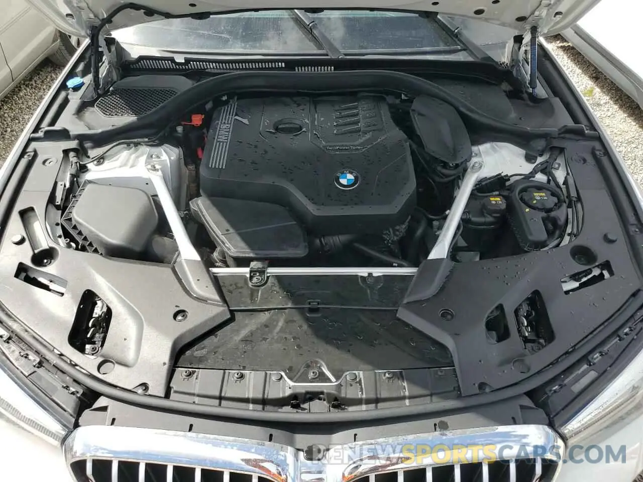 11 Photograph of a damaged car WBA53BH04MWW95905 BMW 5 SERIES 2021
