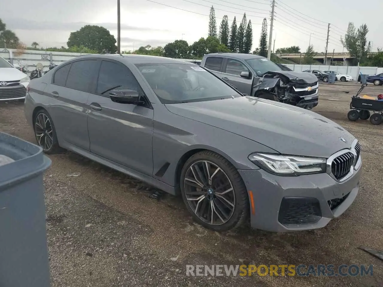 4 Photograph of a damaged car WBA53BH09MCF10333 BMW 5 SERIES 2021
