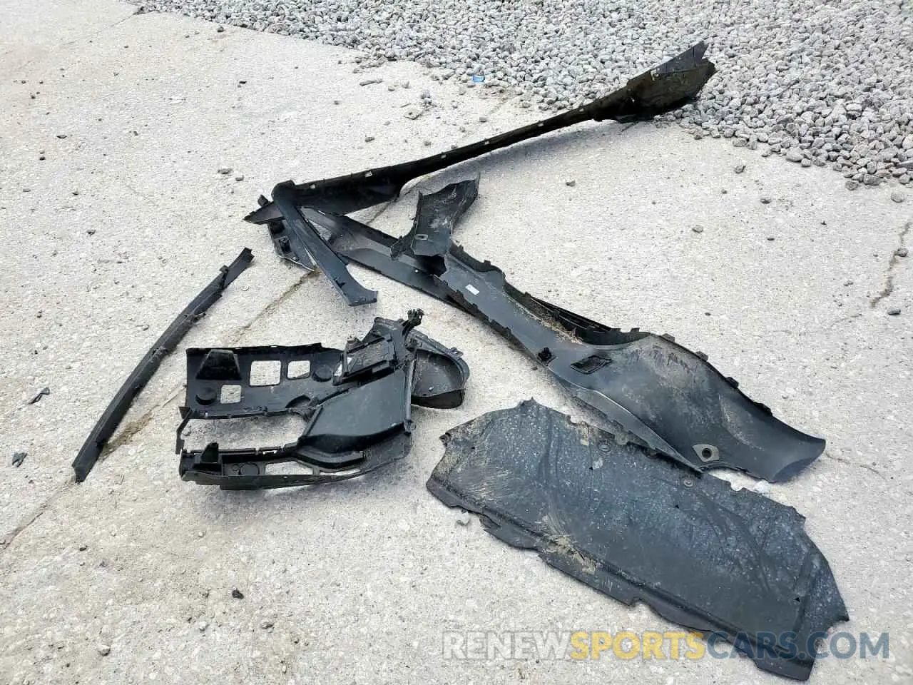 12 Photograph of a damaged car WBA53BH09MWX00757 BMW 5 SERIES 2021