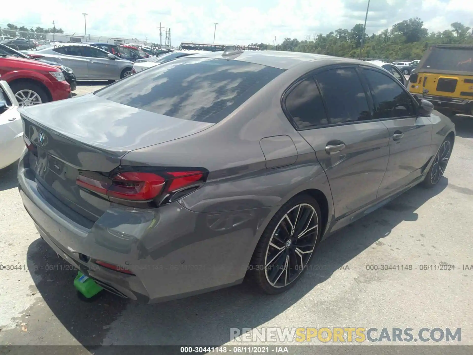 4 Photograph of a damaged car WBA53BJ00MWX08885 BMW 5 SERIES 2021