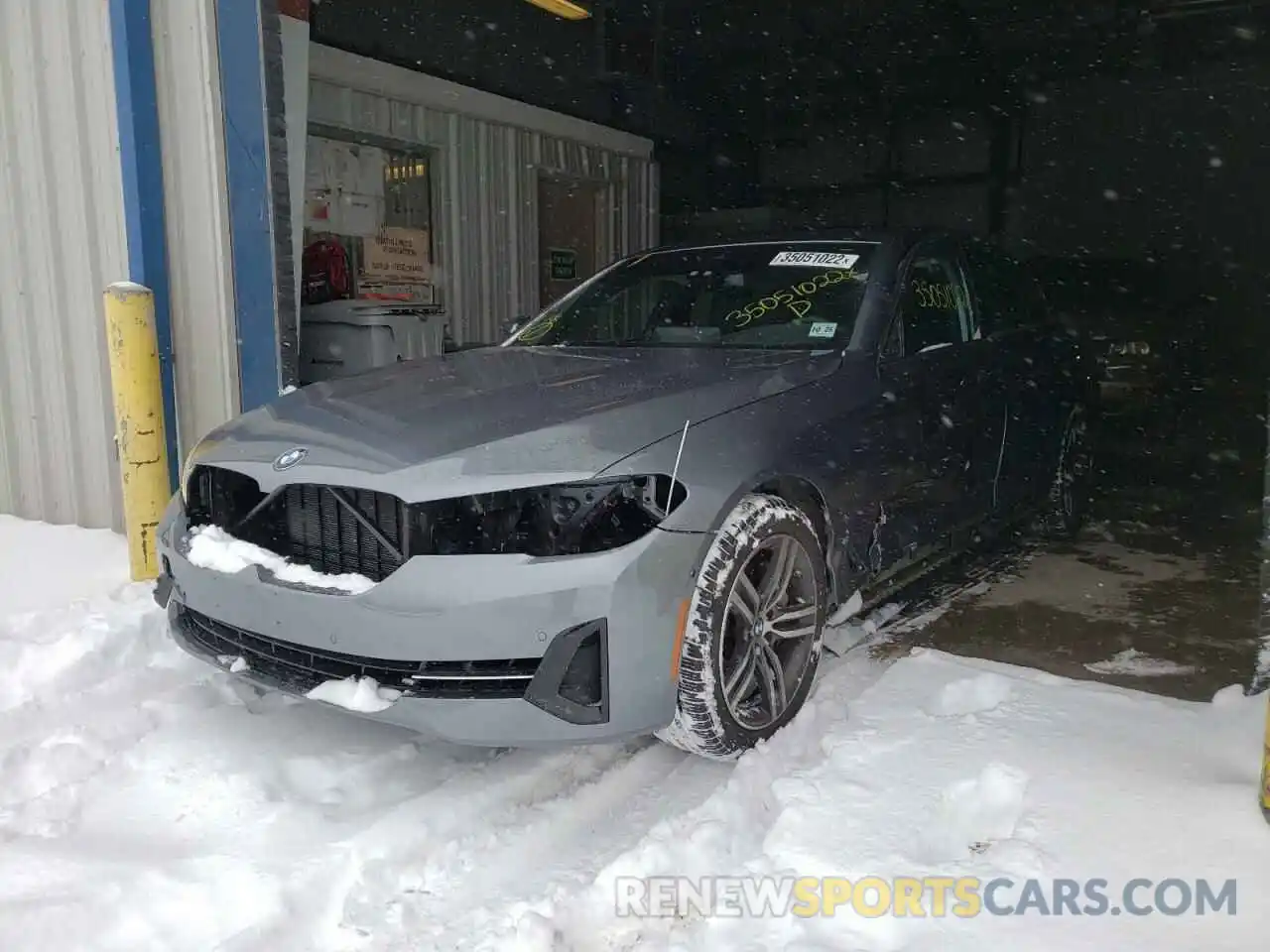 2 Photograph of a damaged car WBA73BJ09MCF43223 BMW 5 SERIES 2021