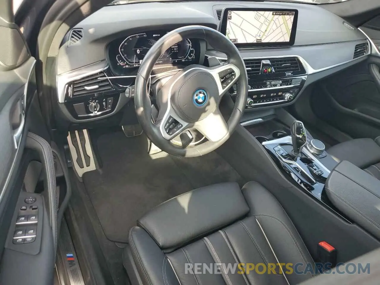 8 Photograph of a damaged car WBA13AG06NCJ51113 BMW 5 SERIES 2022