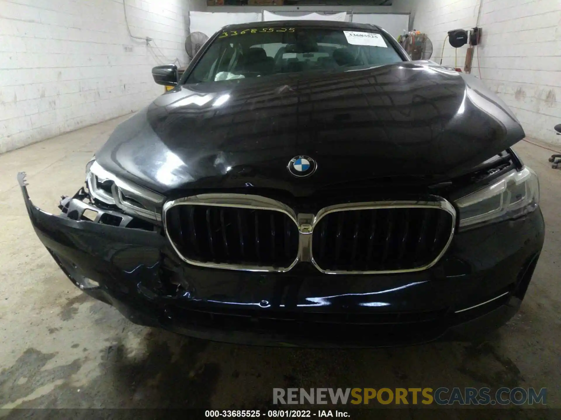 6 Photograph of a damaged car WBA13BJ01NWX62017 BMW 5 SERIES 2022