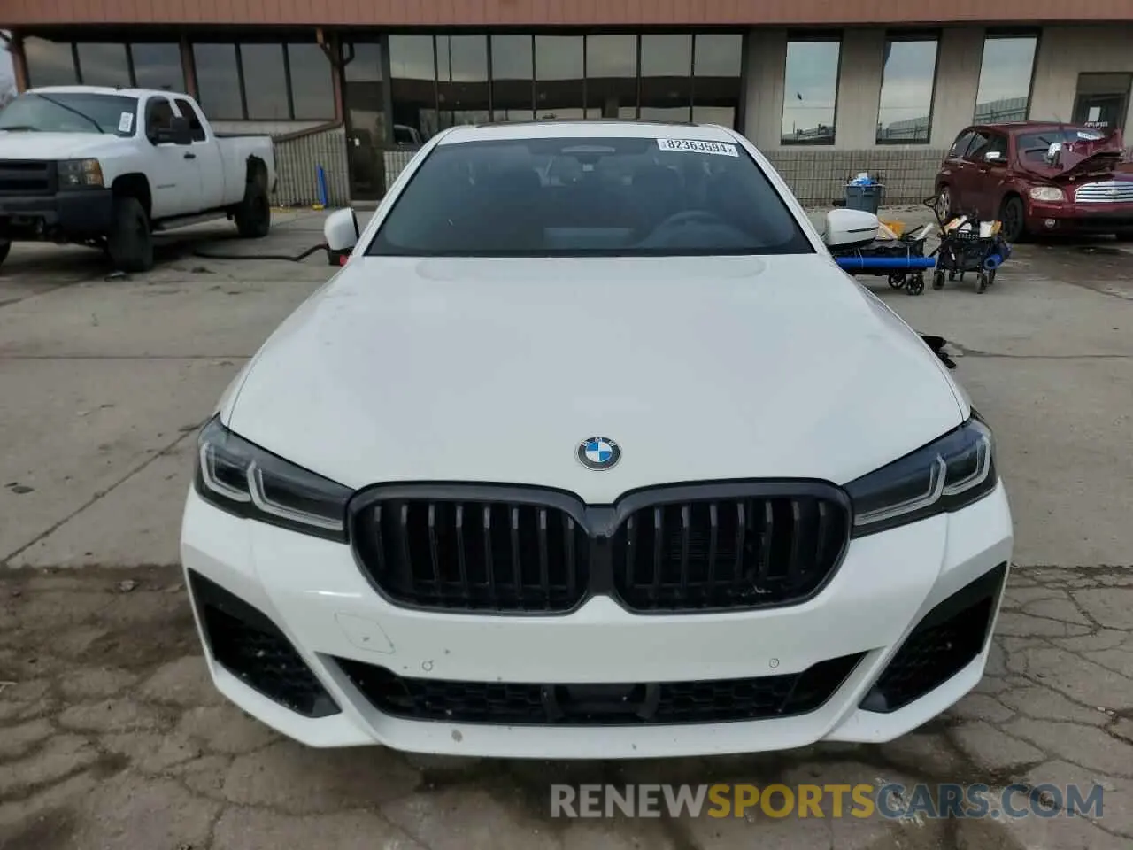 5 Photograph of a damaged car WBA13BJ07NCJ32357 BMW 5 SERIES 2022