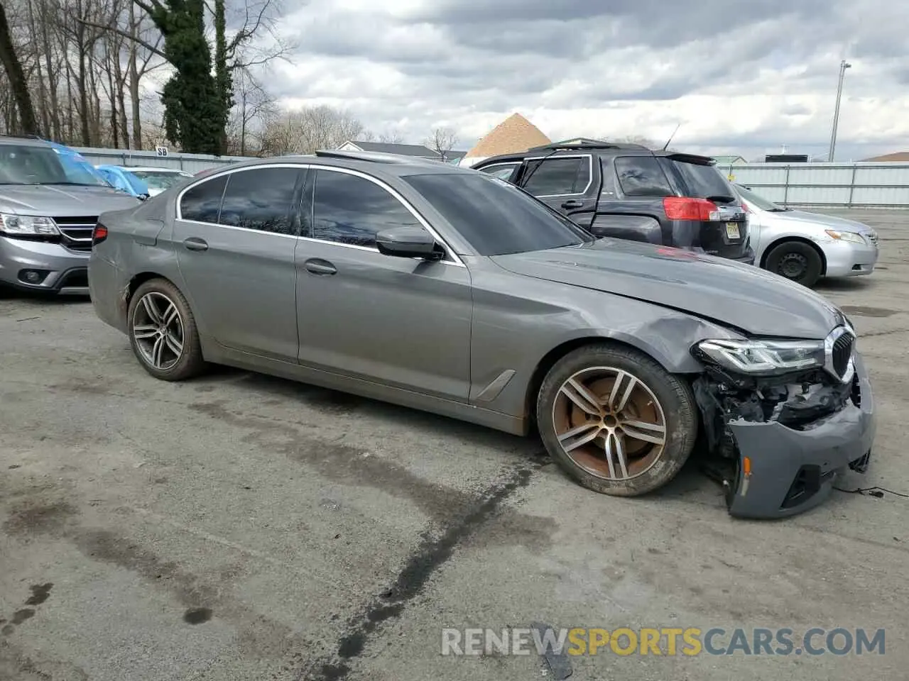 4 Photograph of a damaged car WBA13BJ0XNWX56782 BMW 5 SERIES 2022