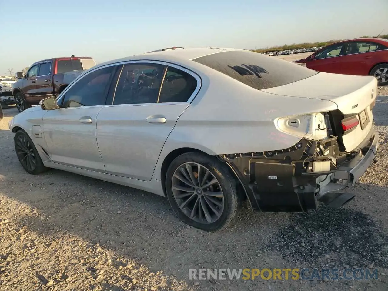 2 Photograph of a damaged car WBA33AG01NCK27460 BMW 5 SERIES 2022