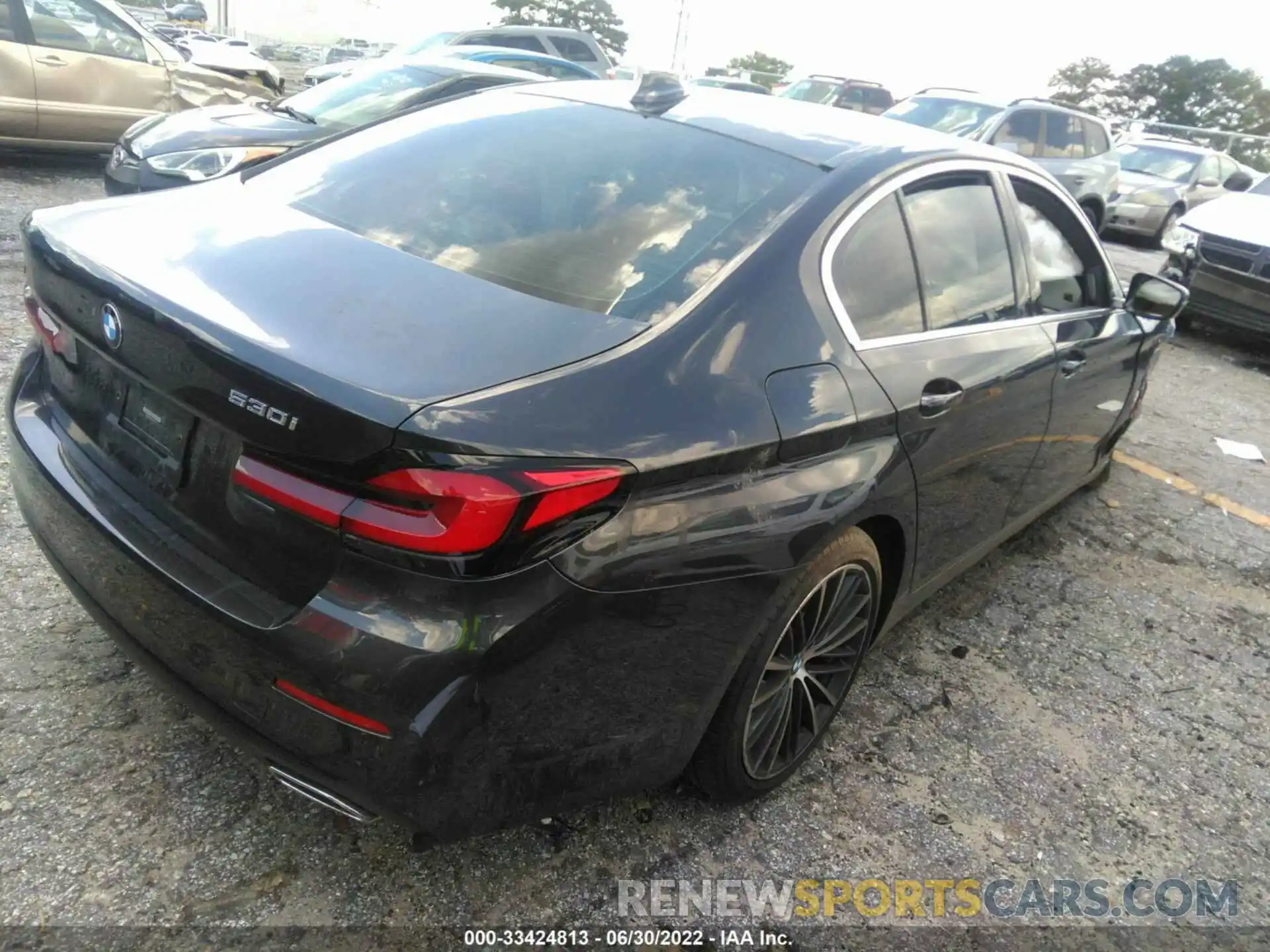 4 Photograph of a damaged car WBA53BH03NWX41046 BMW 5 SERIES 2022