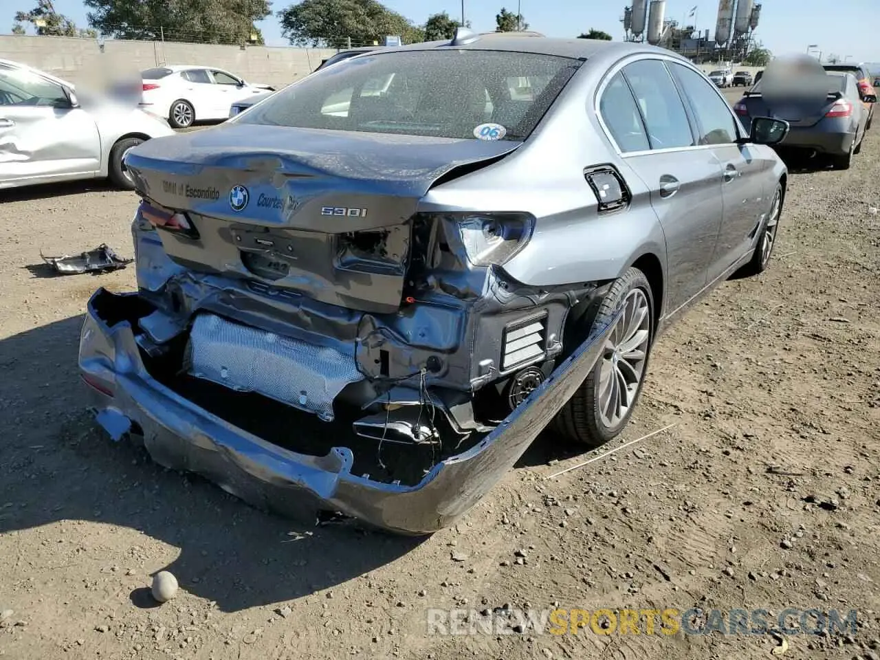4 Photograph of a damaged car WBA53BH06NCJ62330 BMW 5 SERIES 2022
