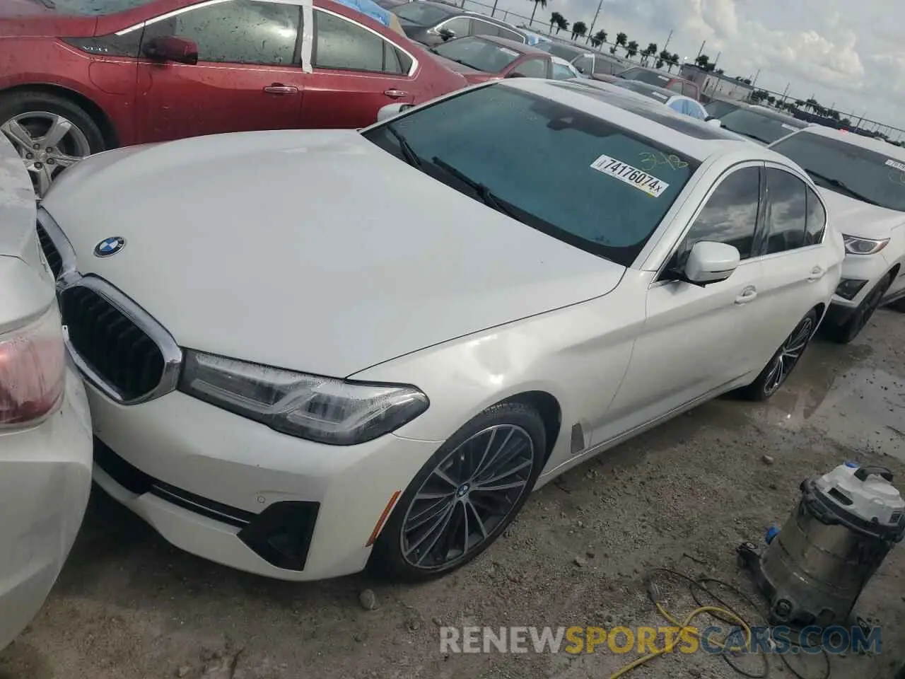 1 Photograph of a damaged car WBA73BJ06NWX46440 BMW 5 SERIES 2022