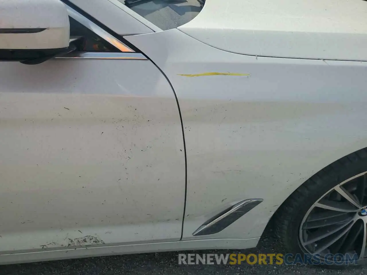 12 Photograph of a damaged car WBA73BJ06NWX46440 BMW 5 SERIES 2022