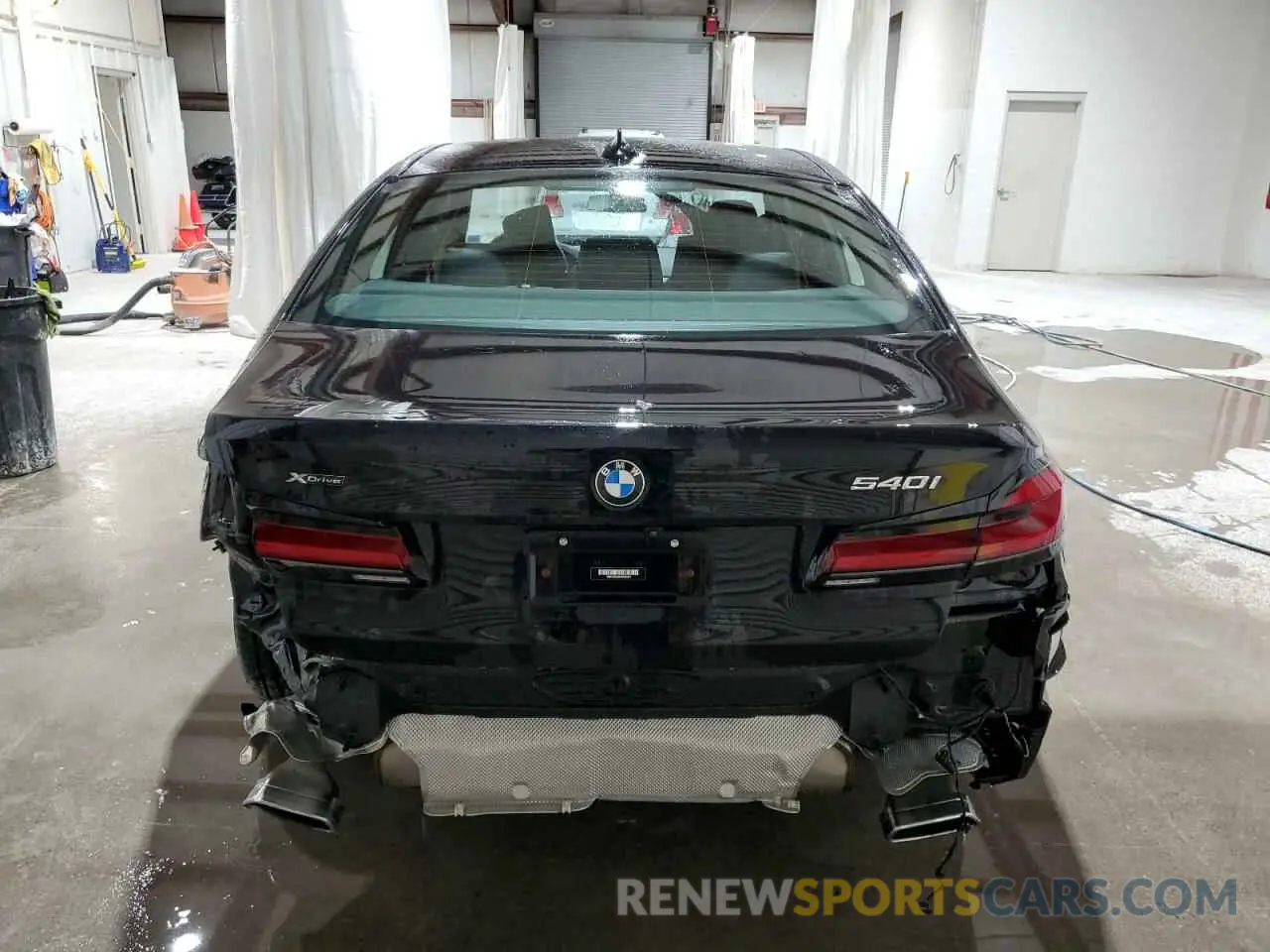 6 Photograph of a damaged car WBA73BJ08NWX56967 BMW 5 SERIES 2022