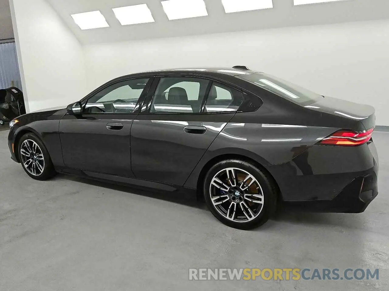 2 Photograph of a damaged car WBA43FJ06RCS75200 BMW 5 SERIES 2024