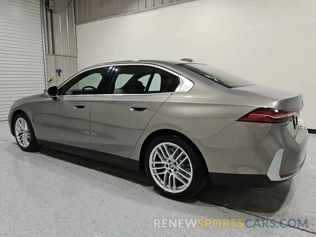 2 Photograph of a damaged car WBA43FJ07RCS37832 BMW 5 SERIES 2024