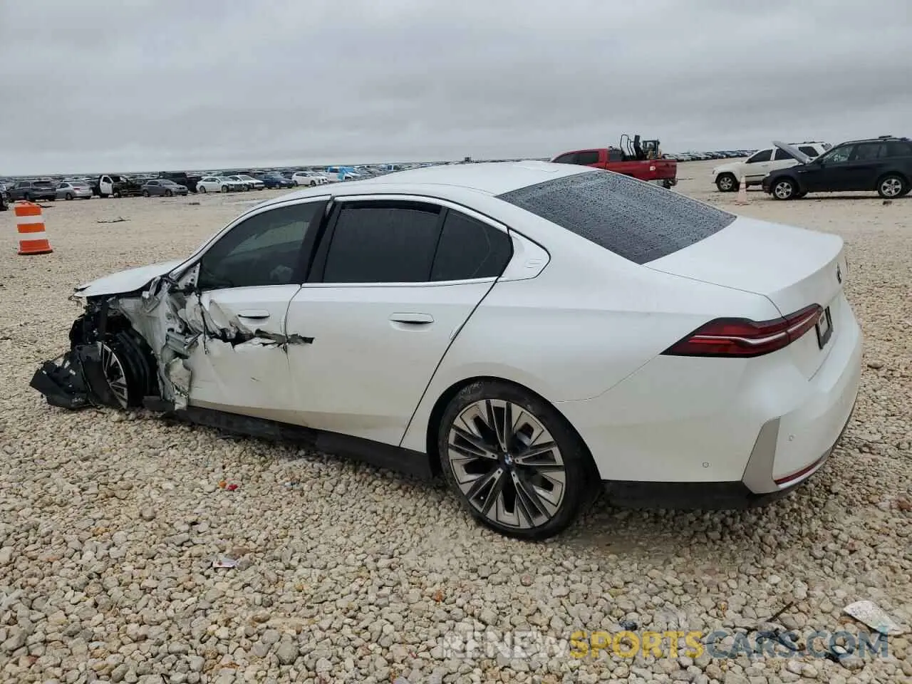 2 Photograph of a damaged car WBA43FJ08RCP76699 BMW 5 SERIES 2024