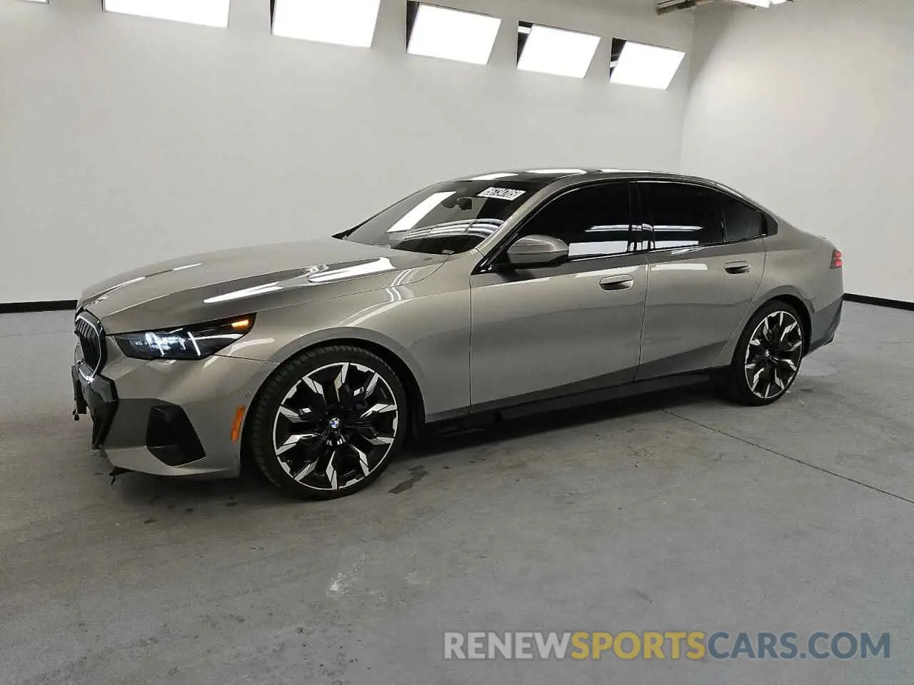 1 Photograph of a damaged car WBA43FJ08RCP88920 BMW 5 SERIES 2024