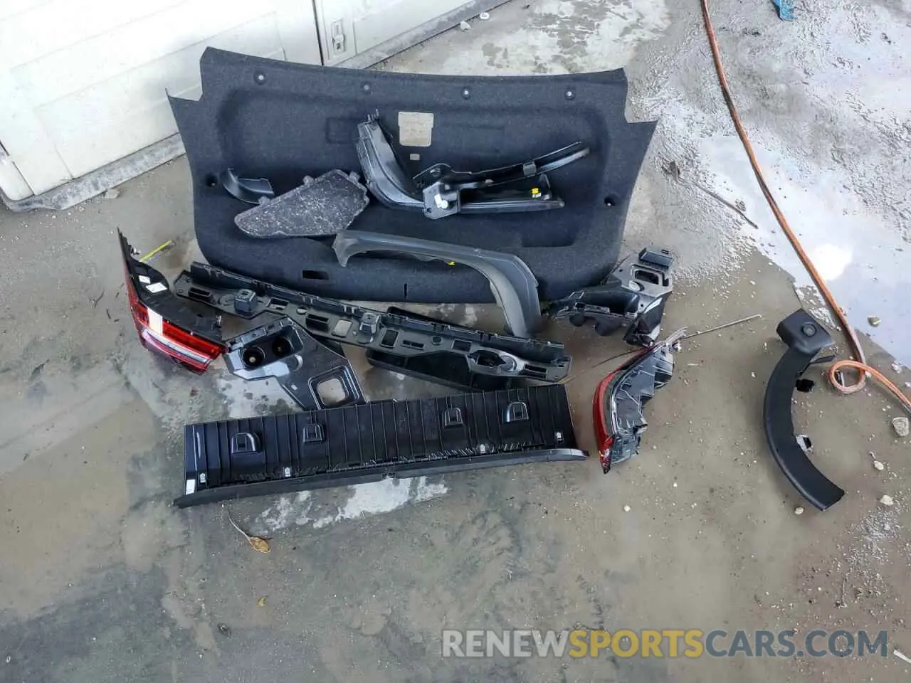 12 Photograph of a damaged car WBA53FJ08RCP82457 BMW 5 SERIES 2024