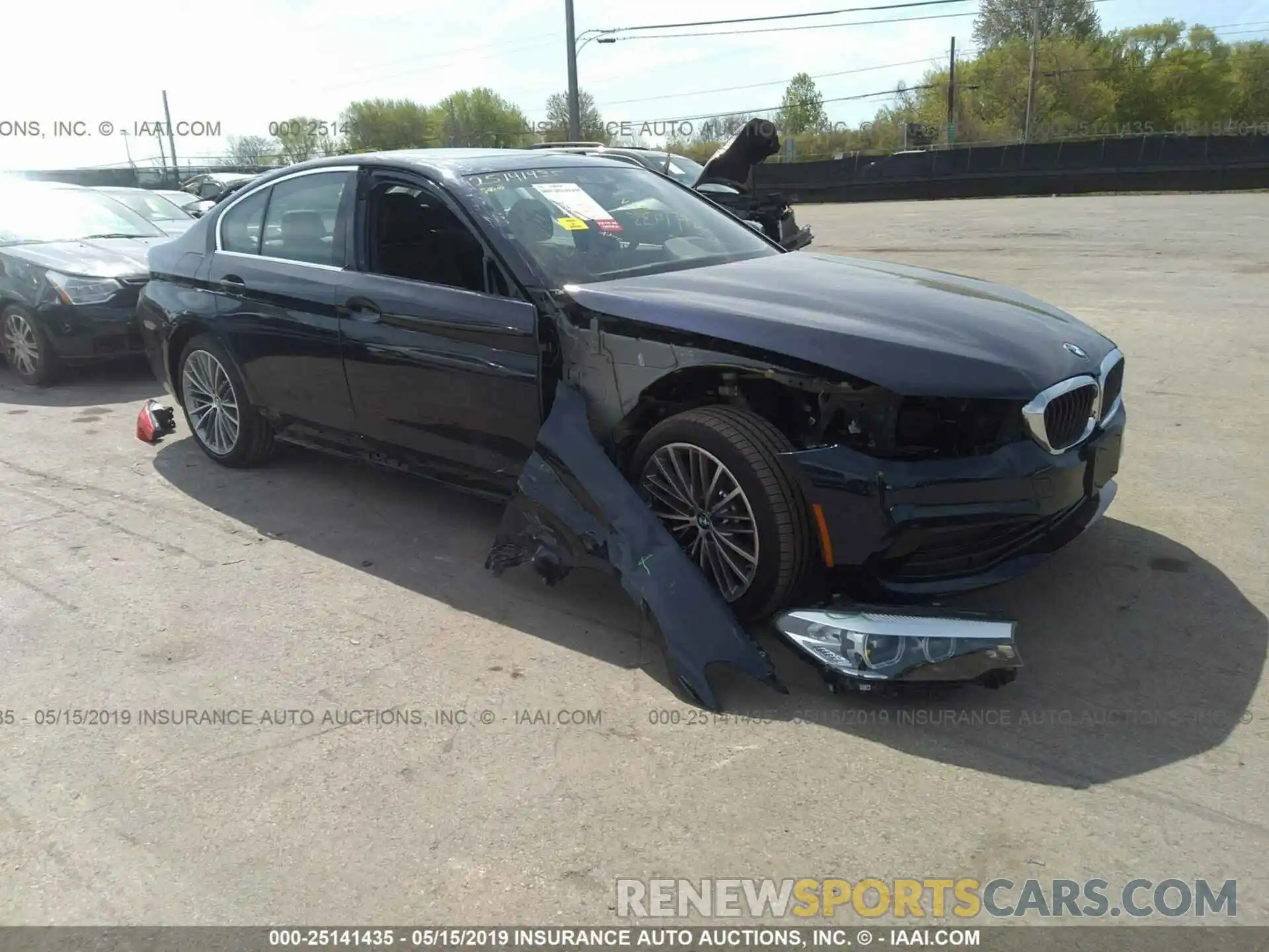 1 Photograph of a damaged car WBAJA7C56KWW06319 BMW 530 2019