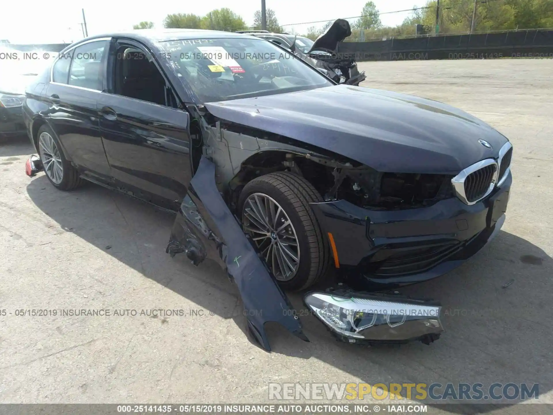 6 Photograph of a damaged car WBAJA7C56KWW06319 BMW 530 2019