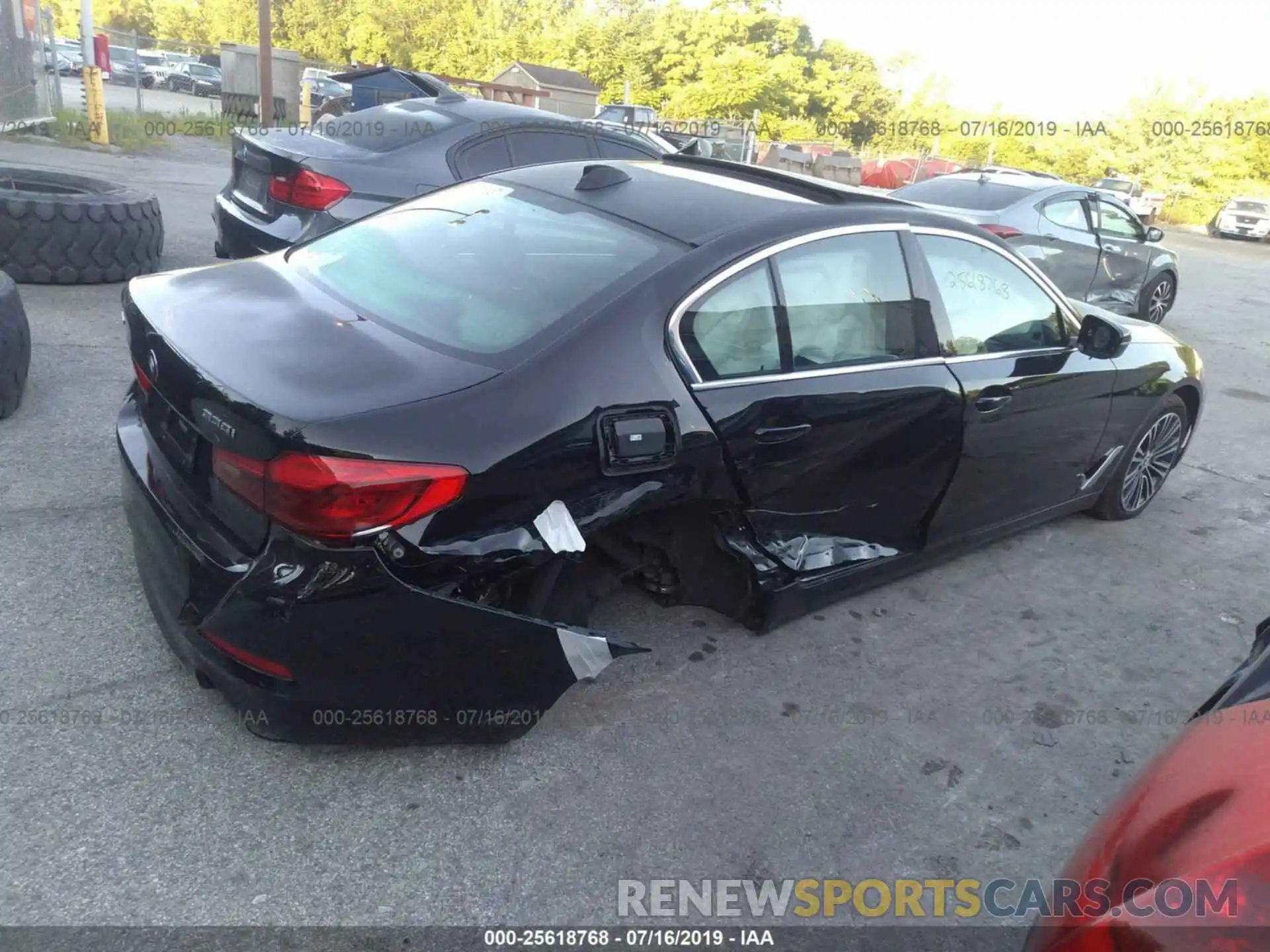 4 Photograph of a damaged car WBAJA7C57KWW15952 BMW 530 2019