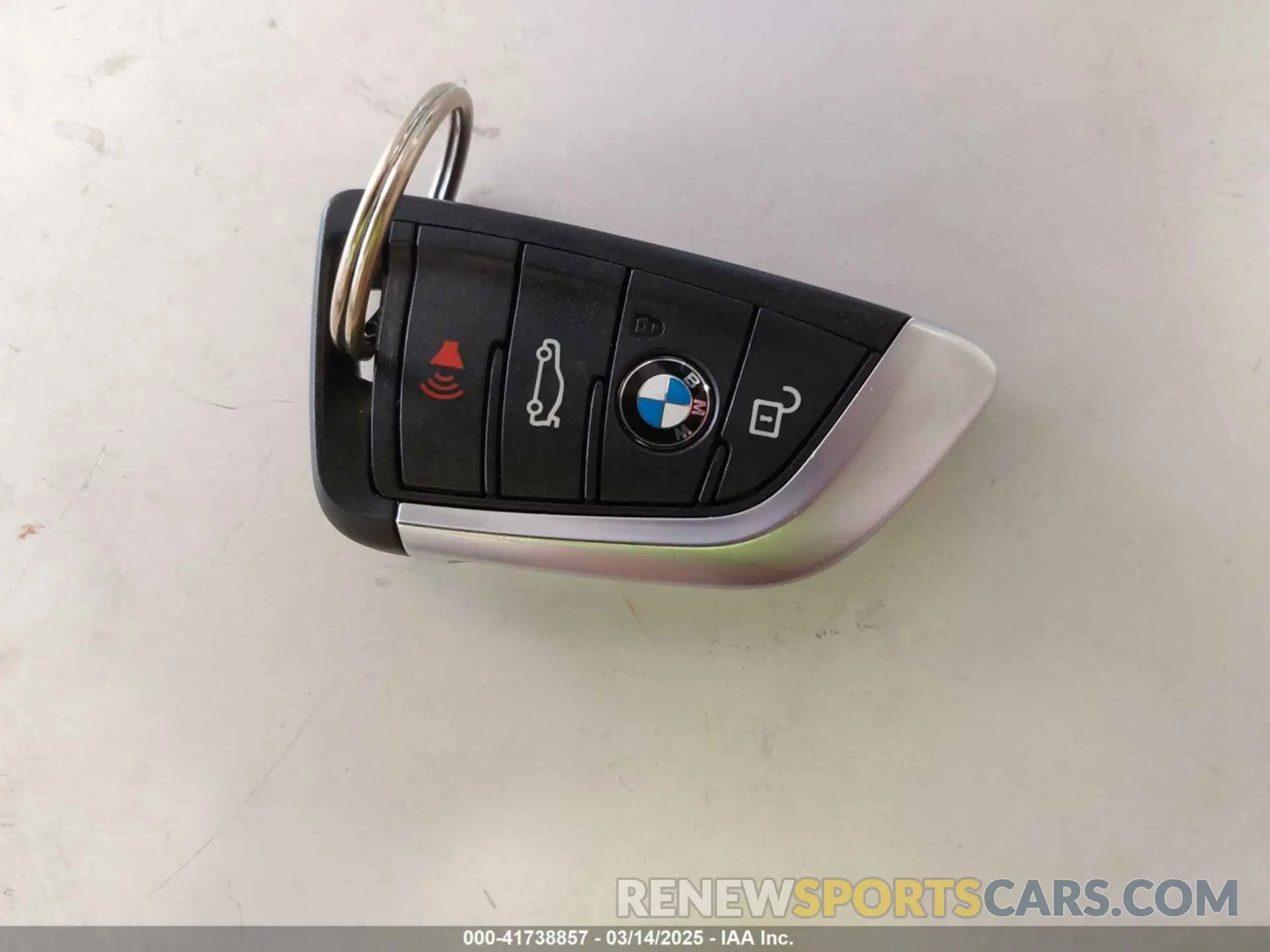 11 Photograph of a damaged car WBA13BJ05NWX59007 BMW 530 2022